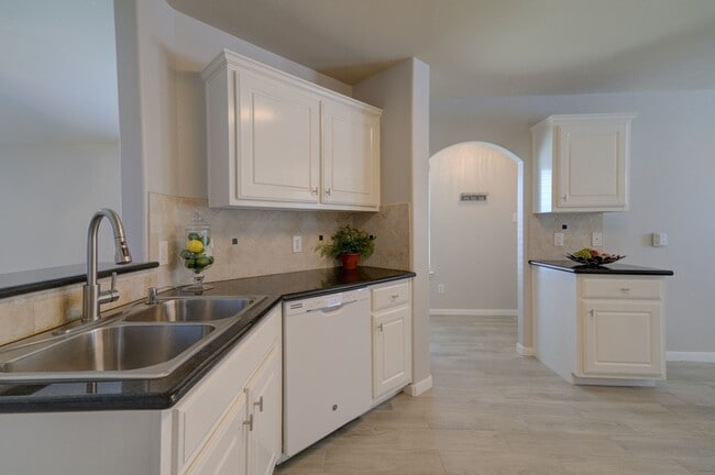 Building Photo - 29003 W Pecos River Ct
