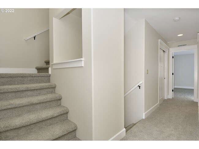 Building Photo - 11048 SW Legacy Oak Way