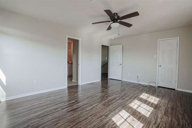 Building Photo - 3050 Thicket Path Way