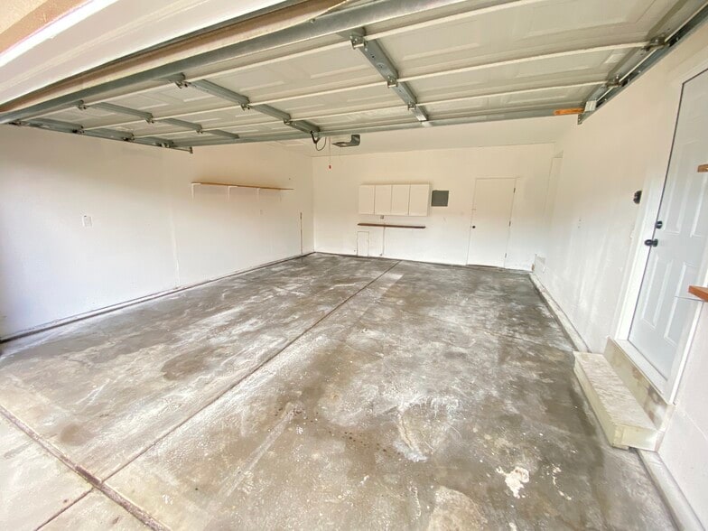 Building Photo - 970 Bayfield Dr