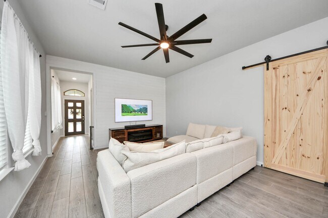 Building Photo - 4219 Colony Ln