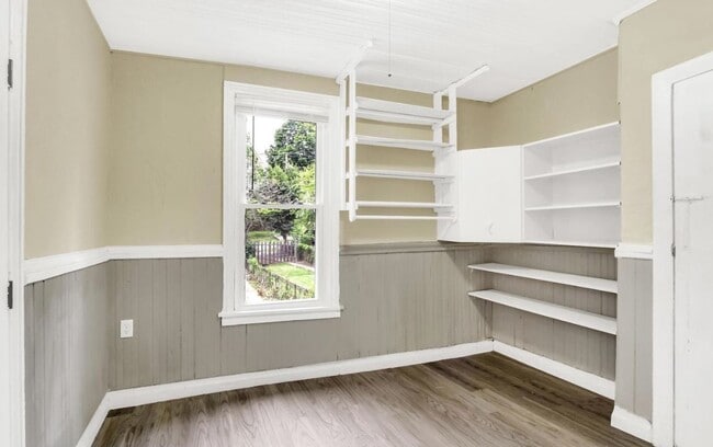 Building Photo - Bright 4 Bedroom, 1.5 Bath Home in Enola Pa!