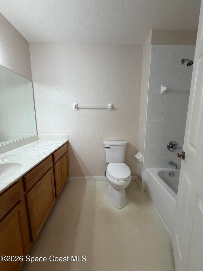 Building Photo - 105 Turpial Way