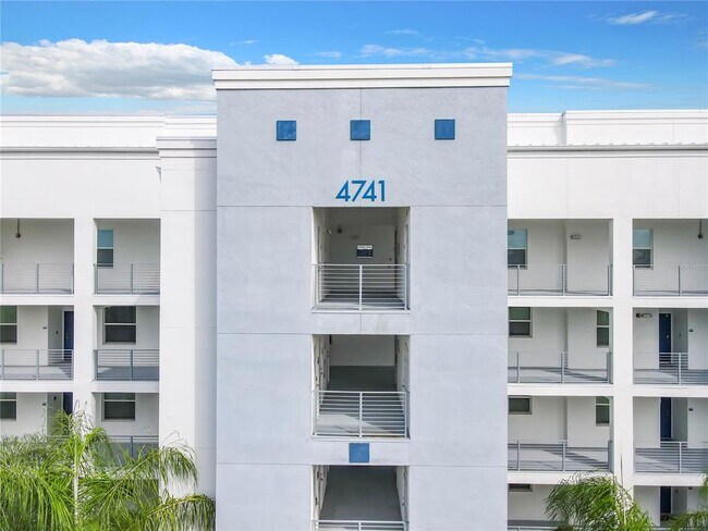 Building Photo - 4741 Clock Tower Dr