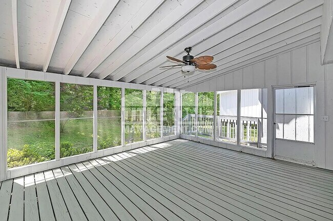 Building Photo - 3860 Hanover Ct