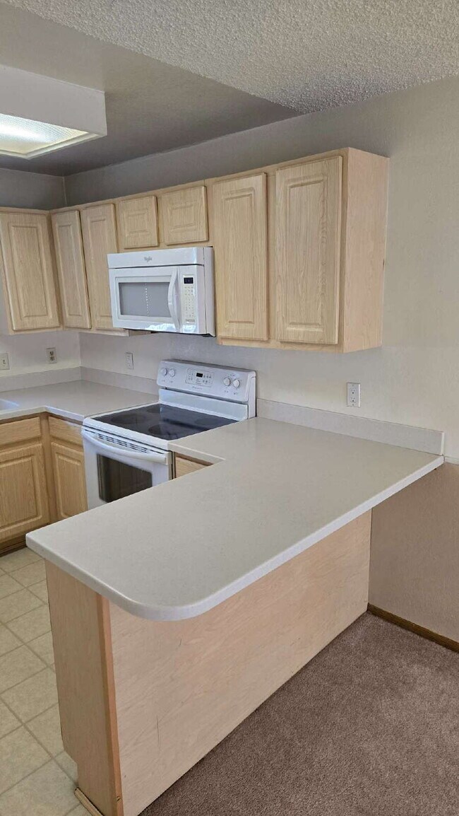 Building Photo - 8635 Clay St