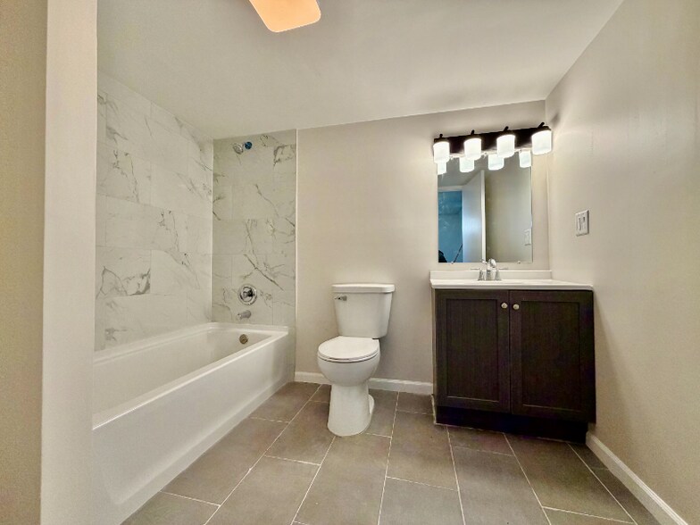 Building Photo - 3346 Bernice Rd