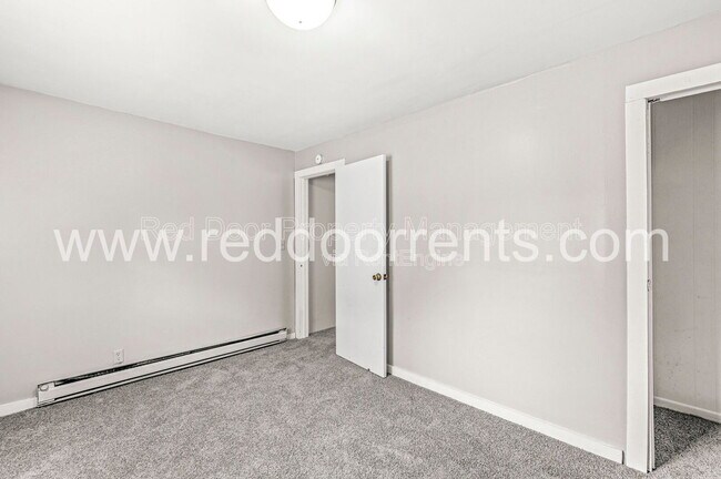 Building Photo - 970 Edgemont Ave