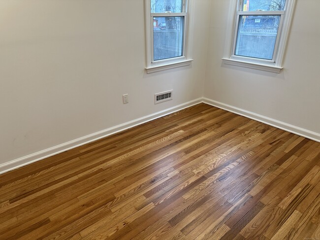 Building Photo - 98 Wooster St