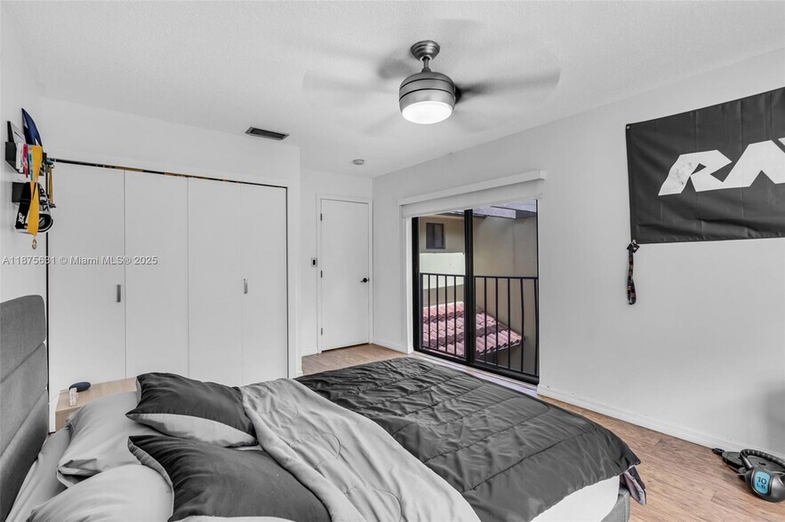 Building Photo - 9931 Costa del Sol Blvd
