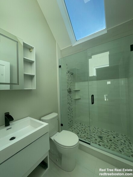 Building Photo - 1166 Fellsway