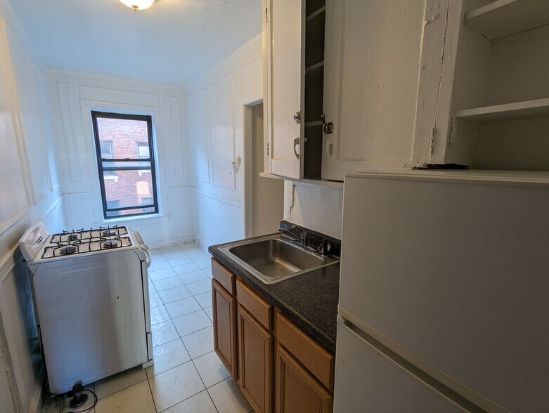 Building Photo - 2700 N Spaulding Ave