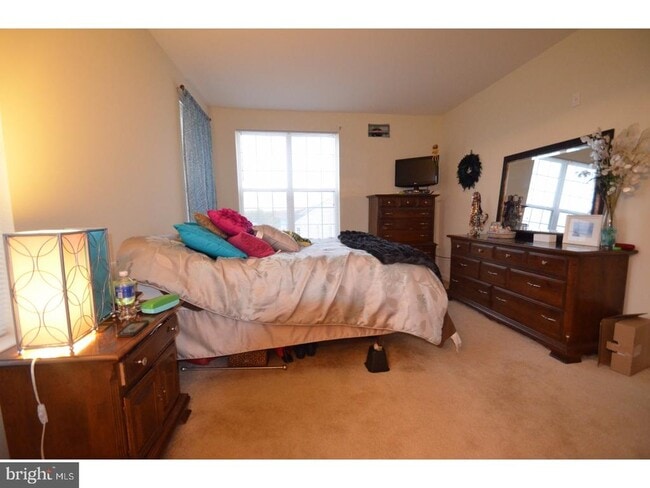 Building Photo - 1338 Sierra Dr