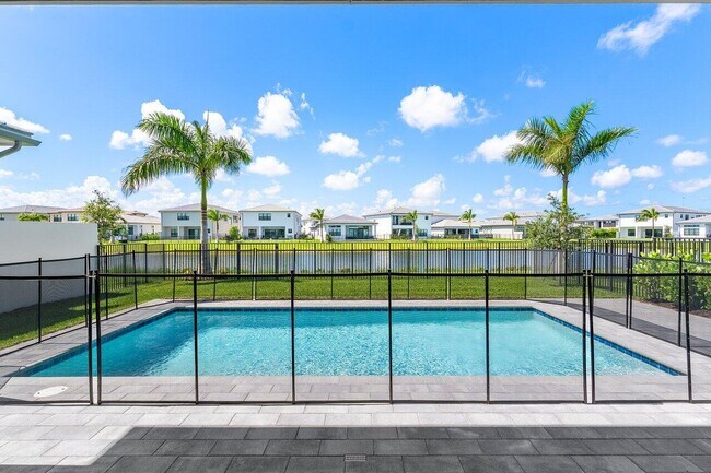Building Photo - 8311 Essex Country Clb Dr