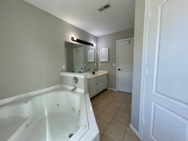 Building Photo - 4606 Big Game Way