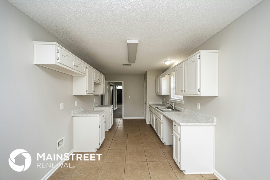 Building Photo - 1048 Cross Wood Ln