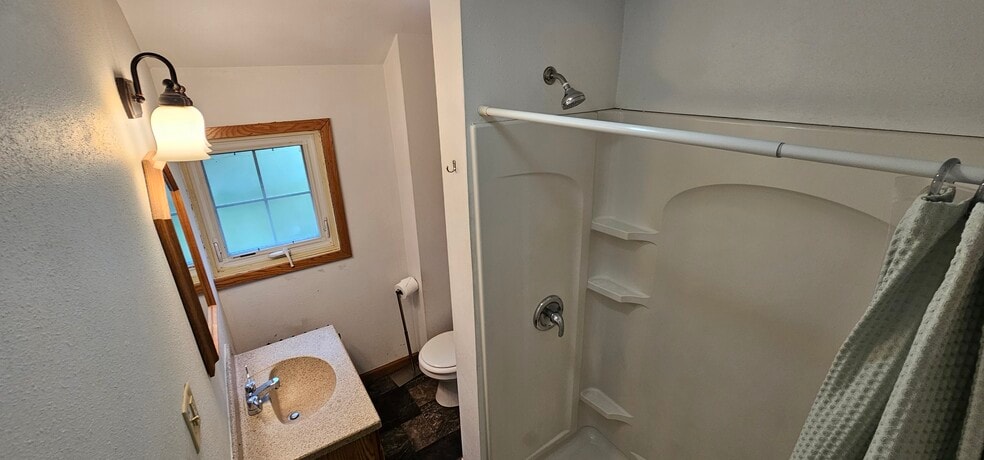 Bathroom 2nd Floor - 263 N Prairie St