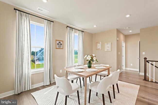 Building Photo - 24274 Thurso Sq