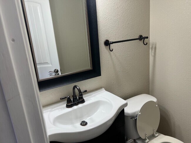 Building Photo - 2598 Knightsbridge Ln