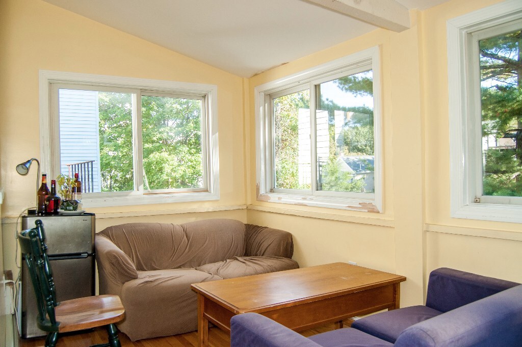 Building Photo - 40 Plymouth St