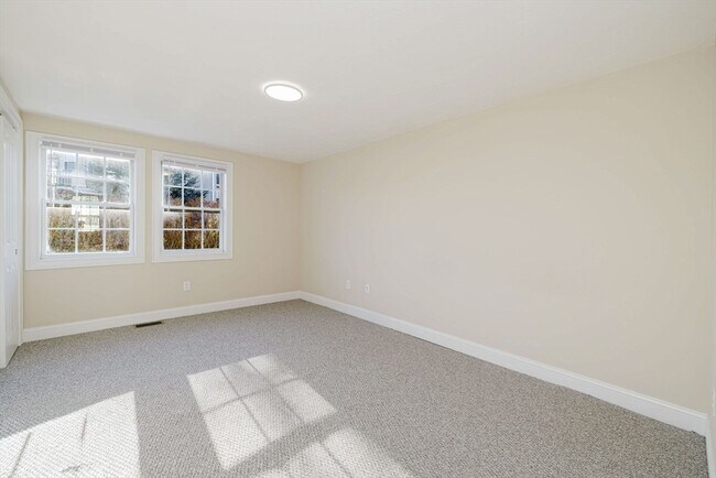 Building Photo - 687 Washington St