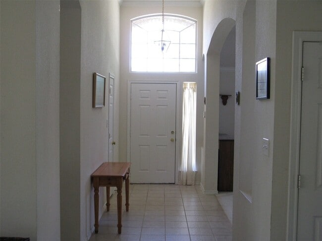 Building Photo - 2812 Gambel Ln