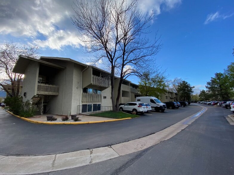 Building Photo - 2707 Valmont Rd
