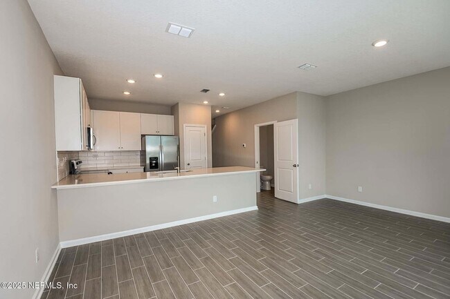 Building Photo - 10654 Towns Wy