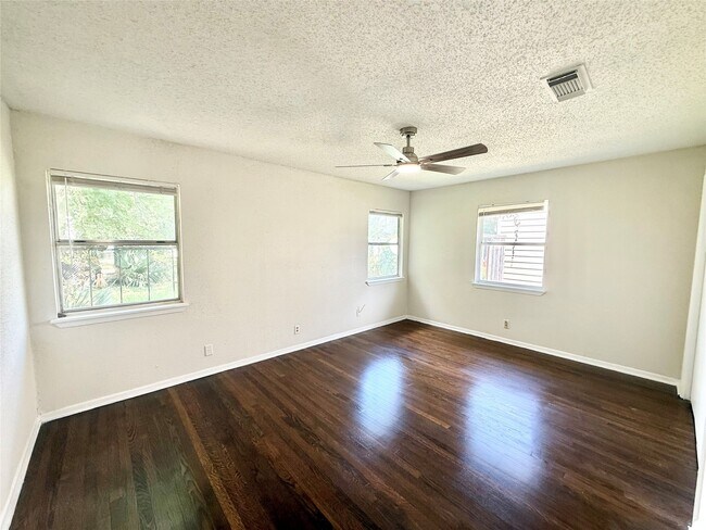 Building Photo - 5315 Newkirk Ln