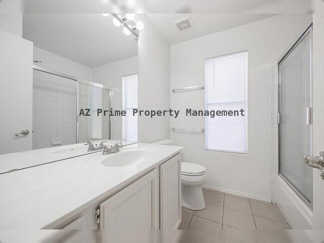 Building Photo - 4326 E Encinas Ave