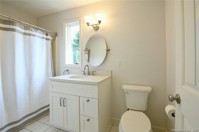 Building Photo - 14 Harold Rd