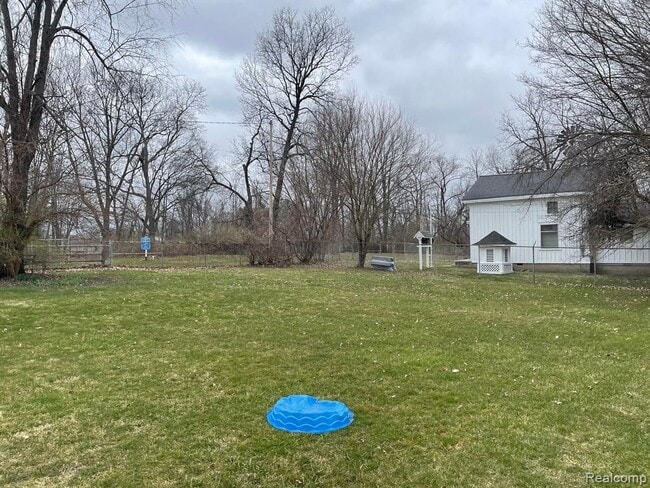 Building Photo - 2434 N Long Lake Rd