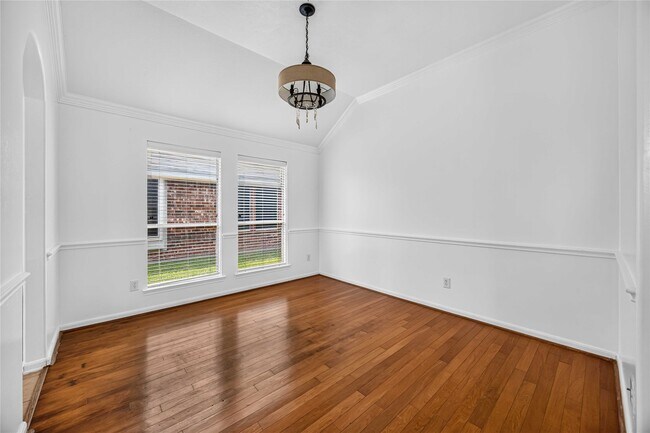 Building Photo - 12807 Canyon Echo Dr