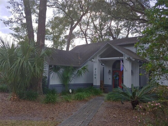 Building Photo - 2104 SW 75th Terrace