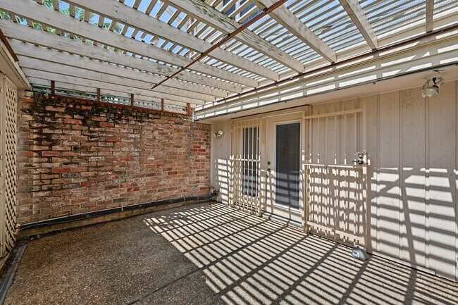Building Photo - 2021 Winrock Blvd