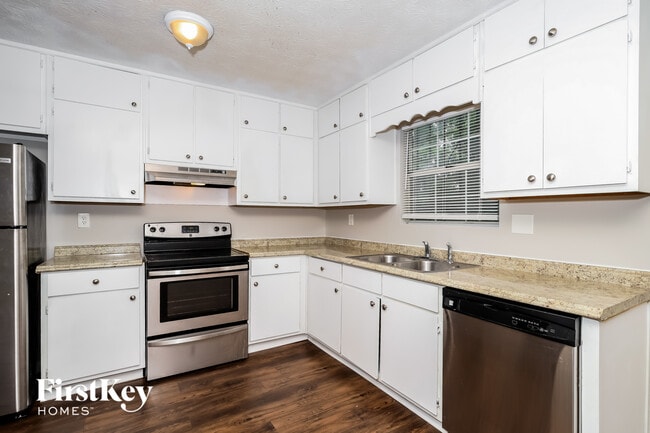 Building Photo - 3818 Rolling Pl