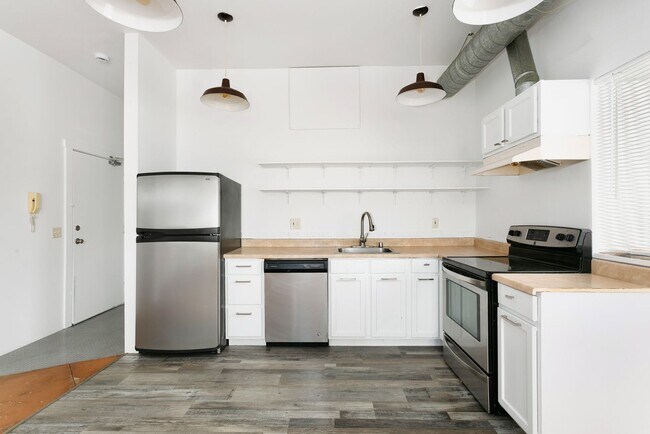 Building Photo - 5236-5240 South Tacoma Way