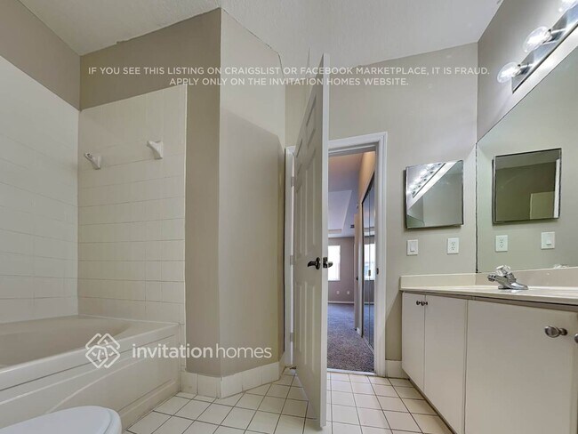 Building Photo - 11885 SW 152nd Pl