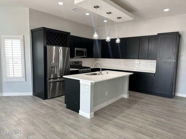 Building Photo - 13138 Emerald Isle St