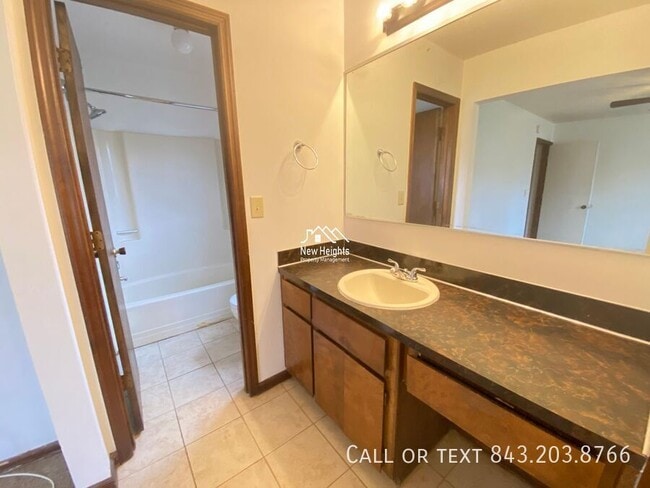 Building Photo - 417 Surfside Dr