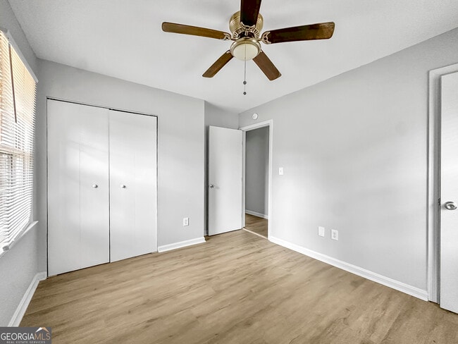 Building Photo - 506 Shady Ln Dr