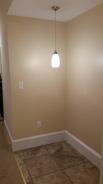 Kitchen Nook - 648 Morton Pl NE