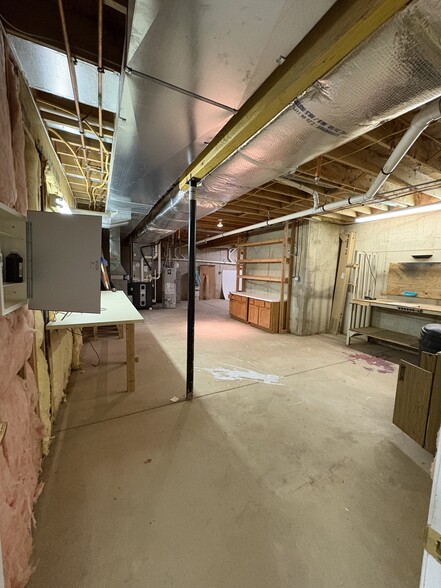 Building Photo - 950 Nathaniel Trl