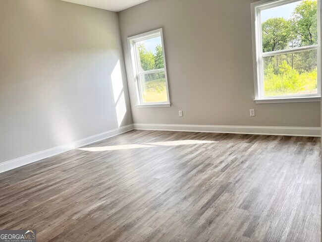 Building Photo - 8024 English Ivy Ct
