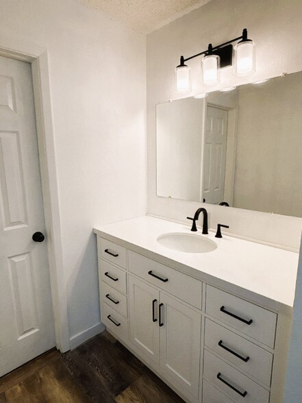 Building Photo - 3300 Madison Ave