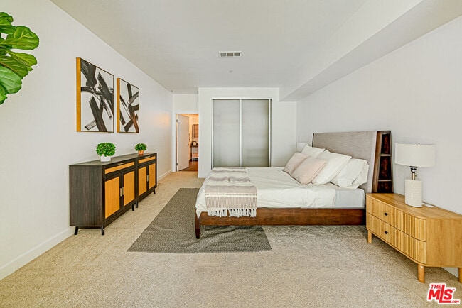 Building Photo - 1234 Wilshire Blvd