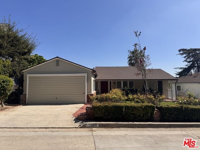Primary Photo - 2258 Moreno Dr