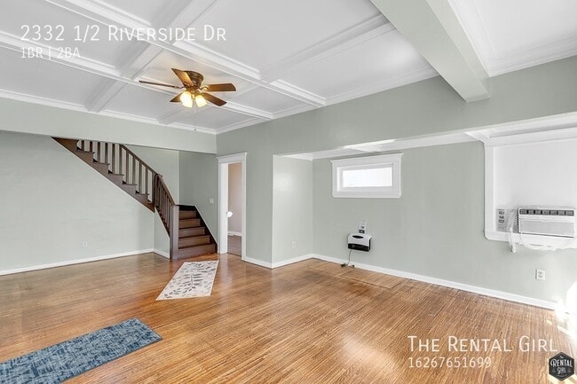 Building Photo - 2332 1/2 Riverside Dr-