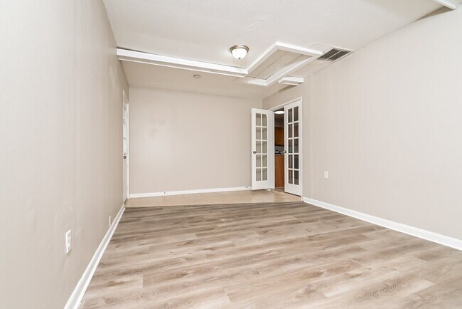 Building Photo - 3406 Westfield Dr