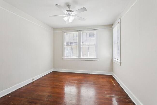 Building Photo - lrf2320